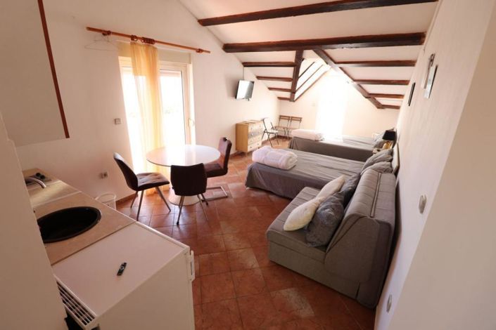 Image No.4-9 Bed Property for sale