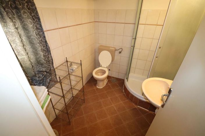 Image No.7-9 Bed Property for sale