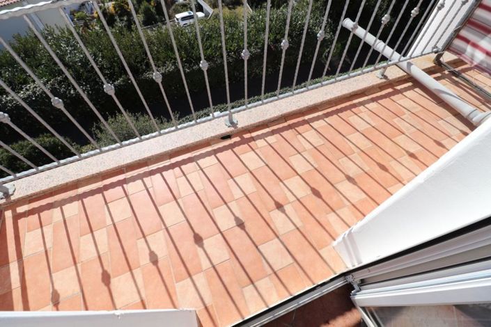 Image No.8-9 Bed Property for sale