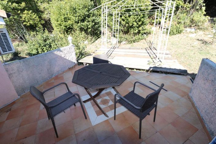 Image No.9-9 Bed Property for sale