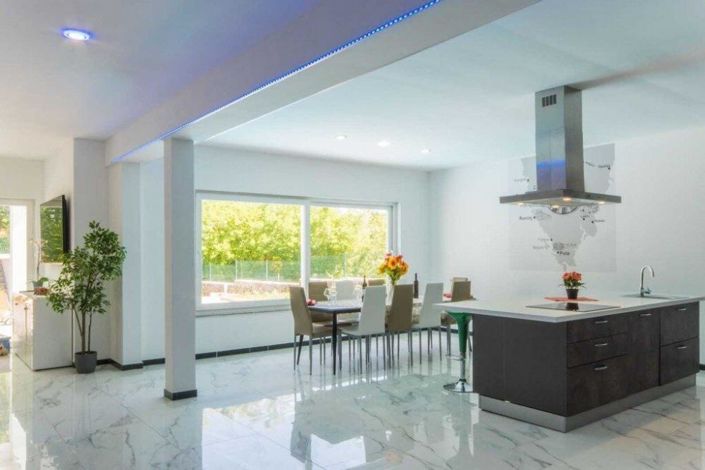 Image No.5-Propriété de 4 chambres à vendre à Labin