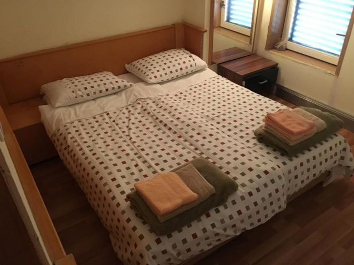 Image No.15-4 Bed Property for sale