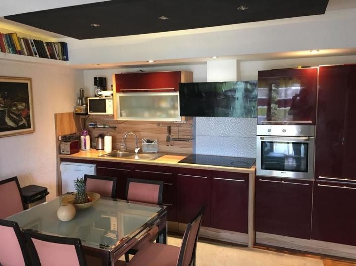 Image No.2-4 Bed Property for sale