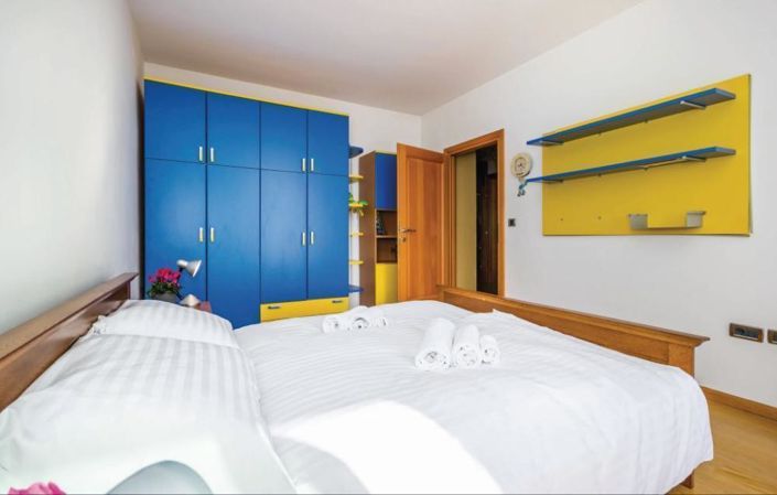 Image No.23-3 Bed Property for sale