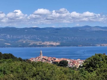 1 - Vrbnik, Property