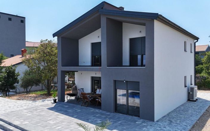 Image No.16-4 Bed Property for sale