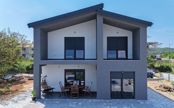 Image No.17-4 Bed Property for sale