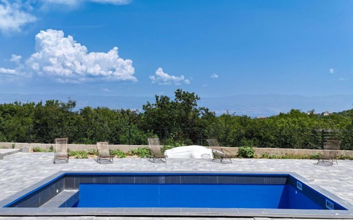 Image No.4-4 Bed Property for sale