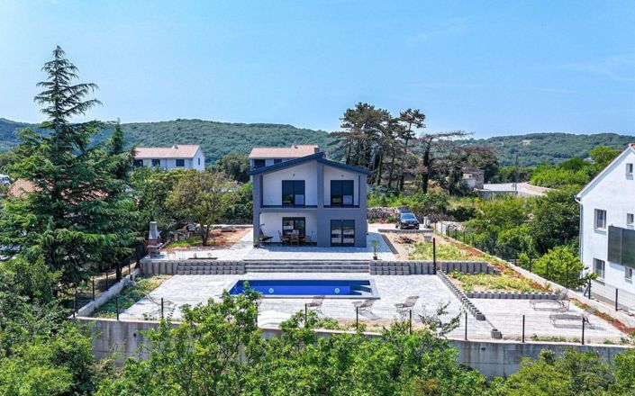 Image No.9-4 Bed Property for sale