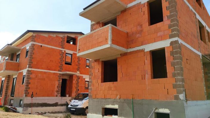 Image No.11-4 Bed Property for sale