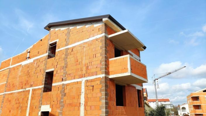 Image No.12-4 Bed Property for sale