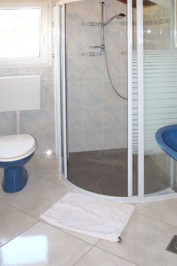 Image No.9-Propriété de 4 chambres à vendre à Karojba