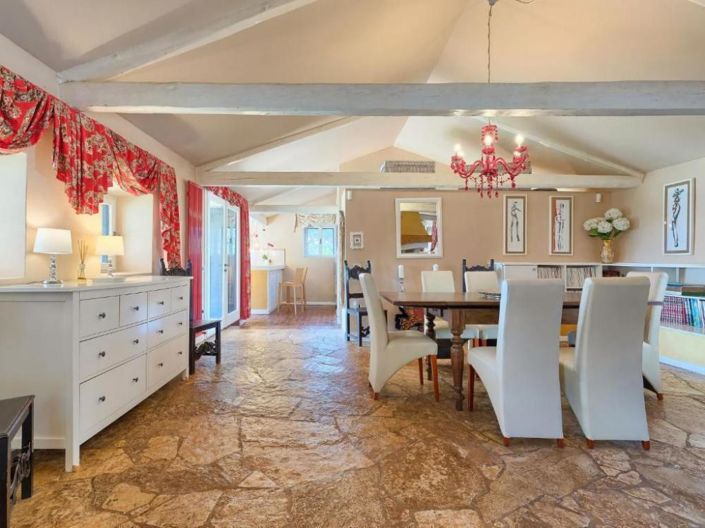 Image No.10-4 Bed Property for sale