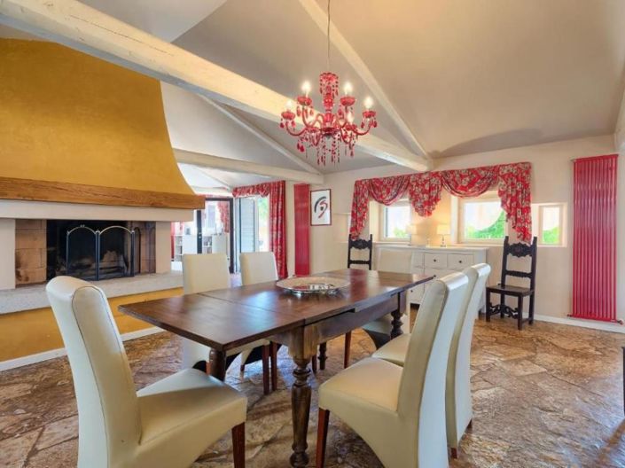 Image No.11-4 Bed Property for sale