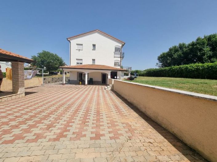 Image No.3-Propriété de 8 chambres à vendre à Porec