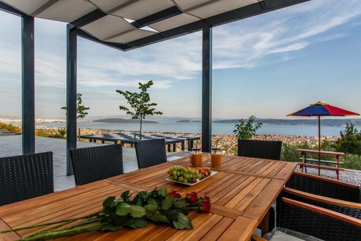 Image No.11-4 Bed Property for sale