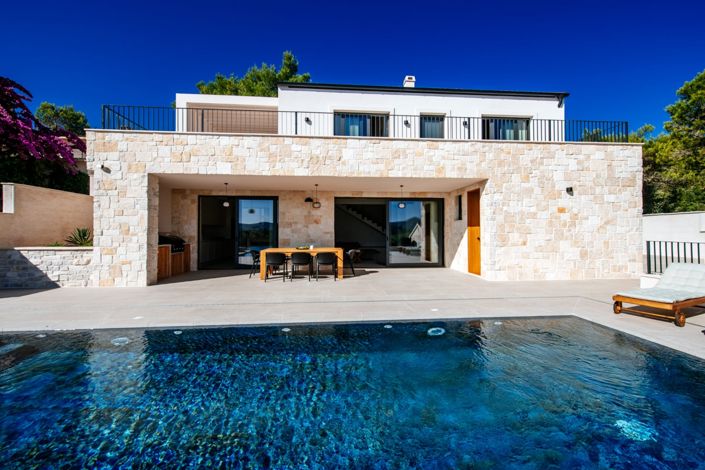 Image No.1-3 Bed Property for sale
