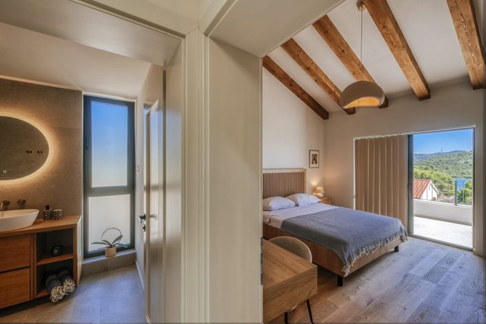 Image No.15-3 Bed Property for sale