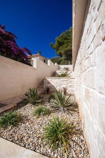 Image No.23-3 Bed Property for sale