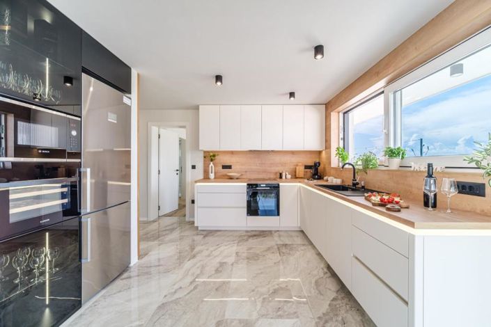 Image No.17-2 Bed Property for sale