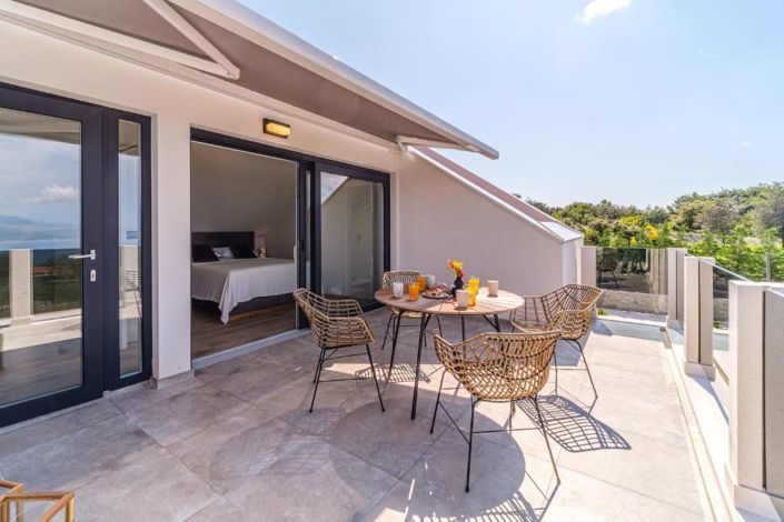 Image No.20-2 Bed Property for sale