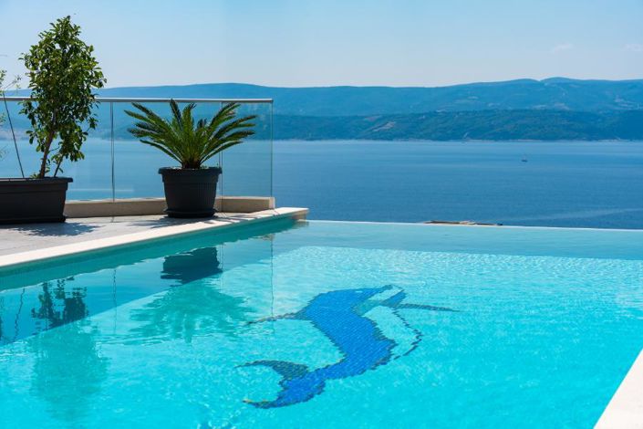 Image No.8-6 Bed Property for sale