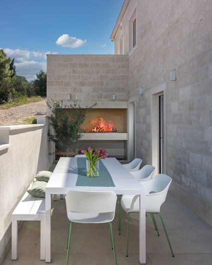 Image No.25-4 Bed Property for sale