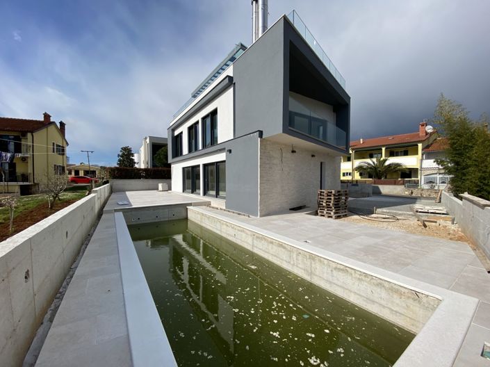 Image No.3-5 Bed Property for sale