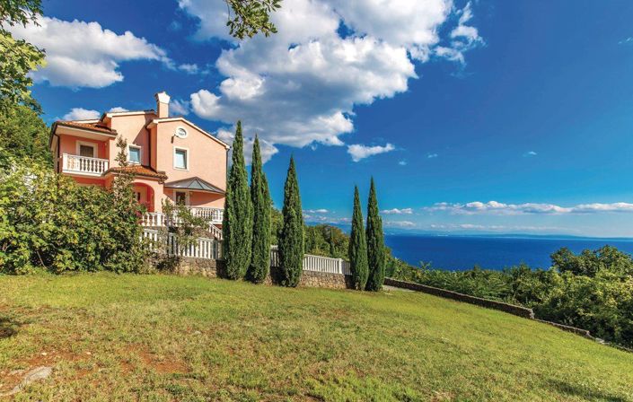 Image No.1-5 Bed Property for sale