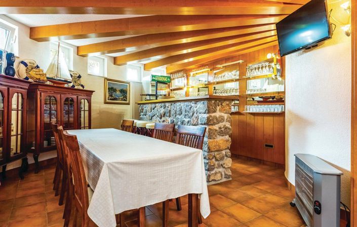 Image No.14-5 Bed Property for sale