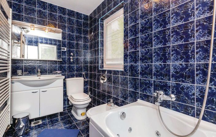 Image No.21-5 Bed Property for sale