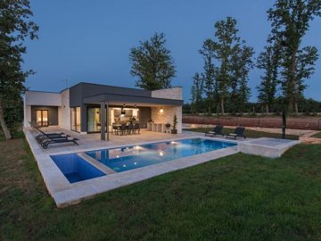 144599-552416