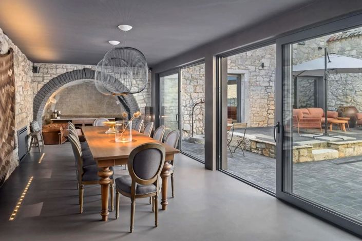 Image No.17-4 Bed Property for sale