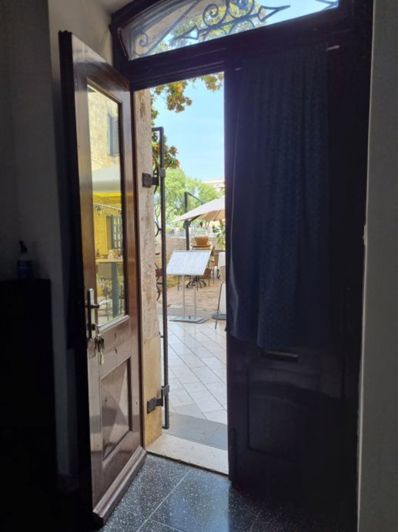 Image No.4-4 Bed Property for sale