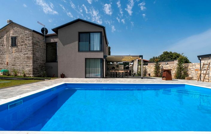 Image No.12-2 Bed Property for sale