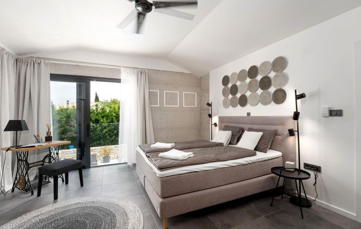 Image No.24-2 Bed Property for sale