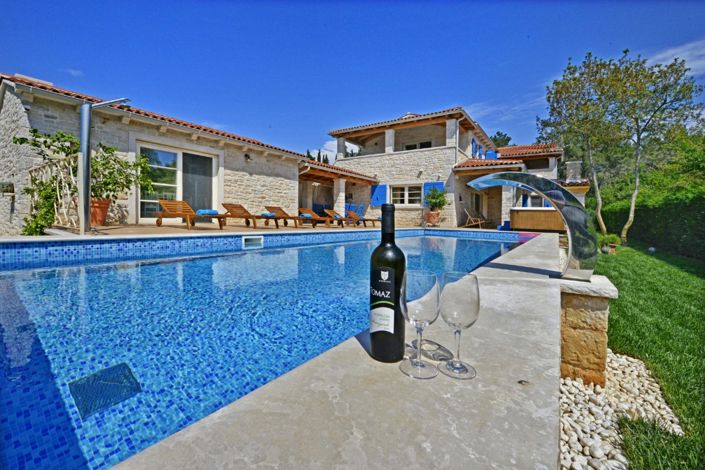 Image No.1-4 Bed Property for sale