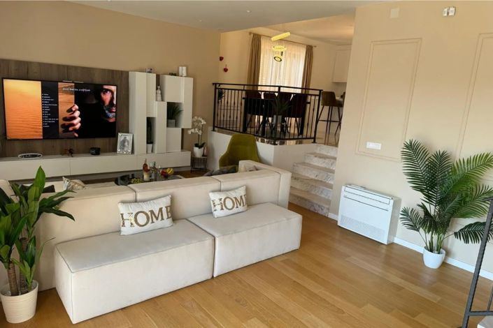 Image No.16-5 Bed Property for sale