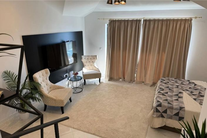 Image No.23-5 Bed Property for sale