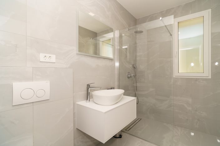 Image No.14-3 Bed Property for sale