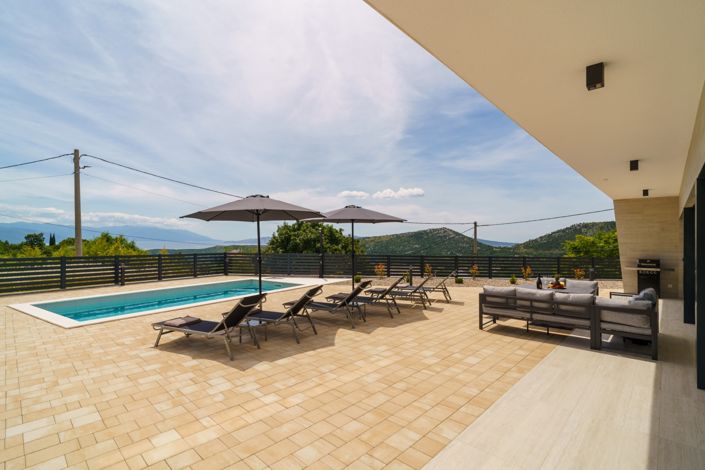 Image No.24-3 Bed Property for sale