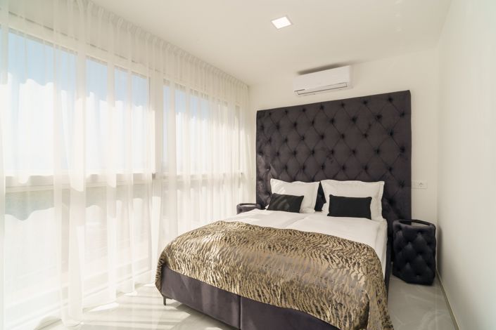 Image No.9-3 Bed Property for sale