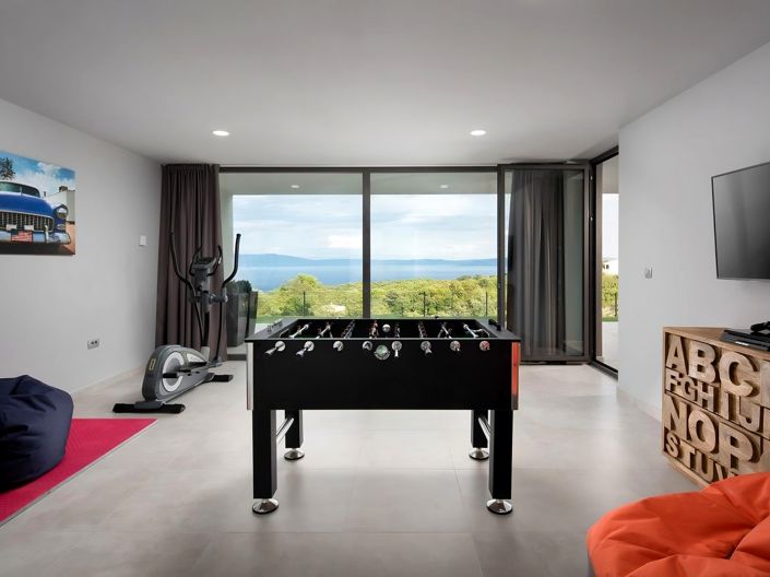 Image No.12-4 Bed Property for sale