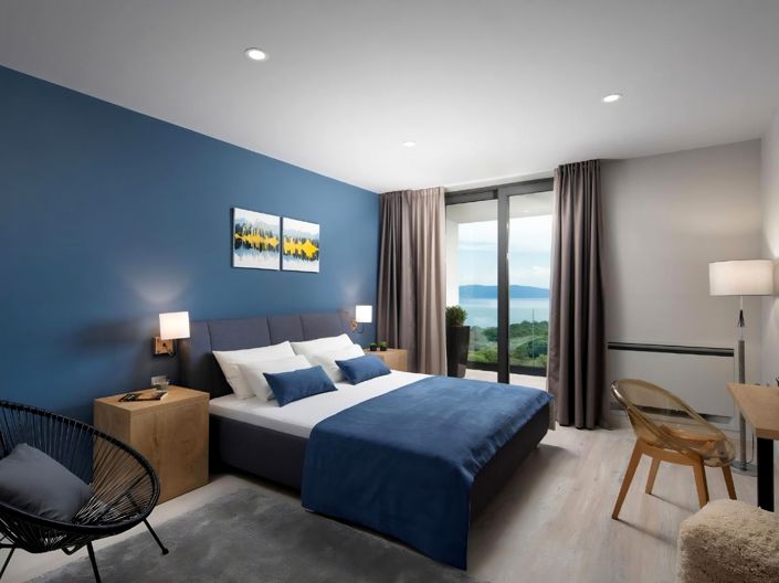 Image No.17-4 Bed Property for sale