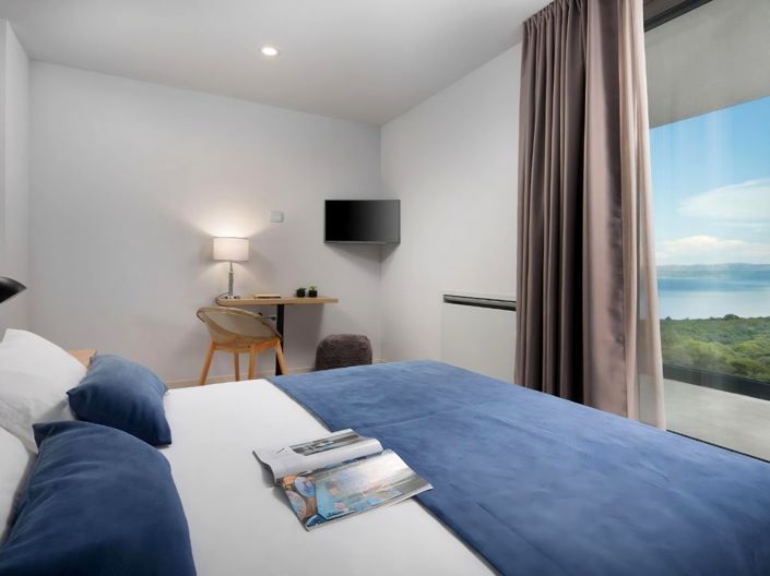 Image No.18-4 Bed Property for sale