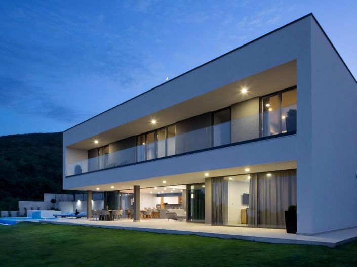 Image No.2-4 Bed Property for sale