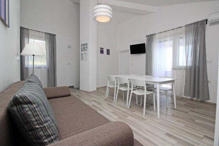 Image No.11-5 Bed Property for sale