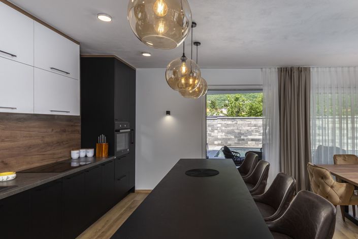 Image No.10-3 Bed Property for sale