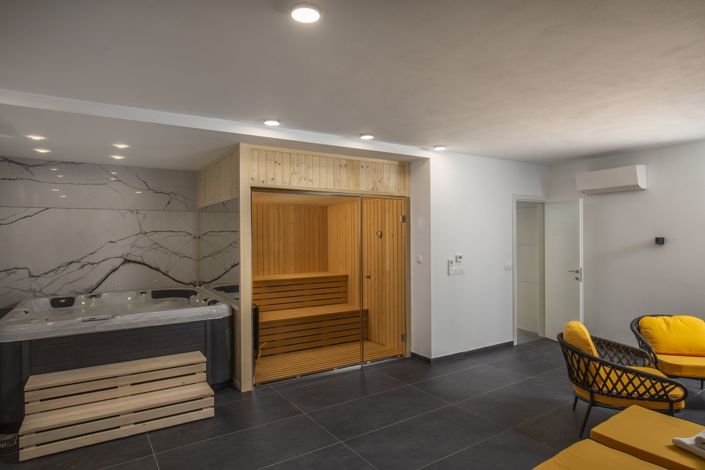 Image No.11-3 Bed Property for sale