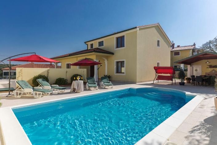 Image No.1-5 Bed Property for sale